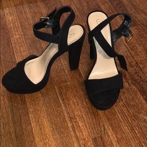 Lauren Conrad black faux suede heels